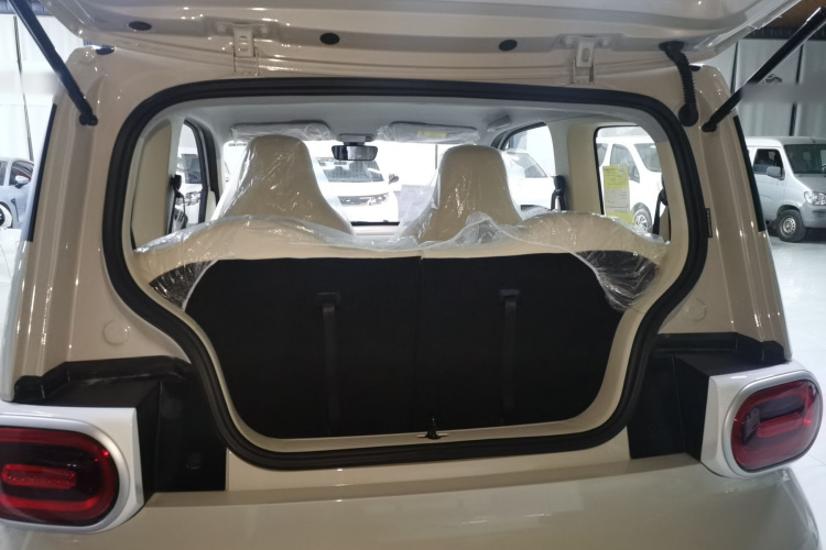 五菱汽车 宏光MINIEV 2024款 第三代 215km 青春版机舱底盘23