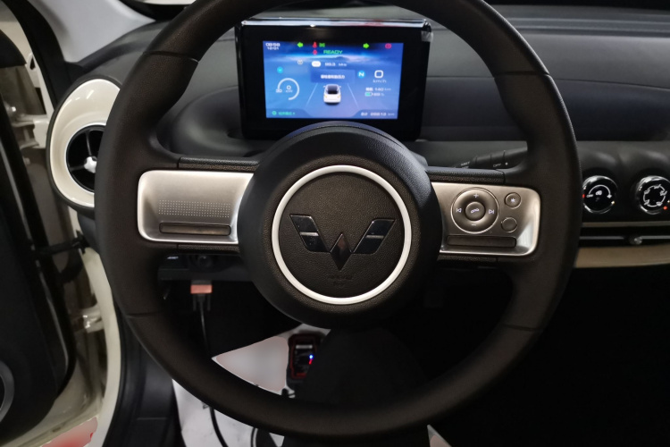 五菱汽车 五菱缤果 2023款 203km 轻享款中控内饰13