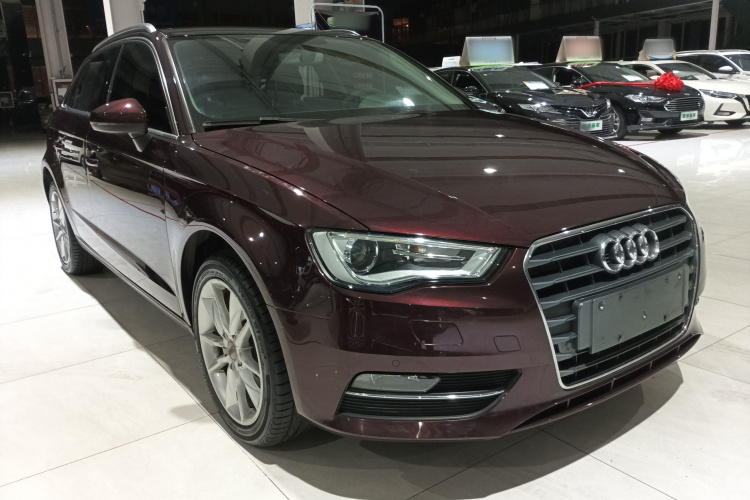 奥迪A3 2015款 Sportback 35 TFSI 百万纪念舒享型车身外观3