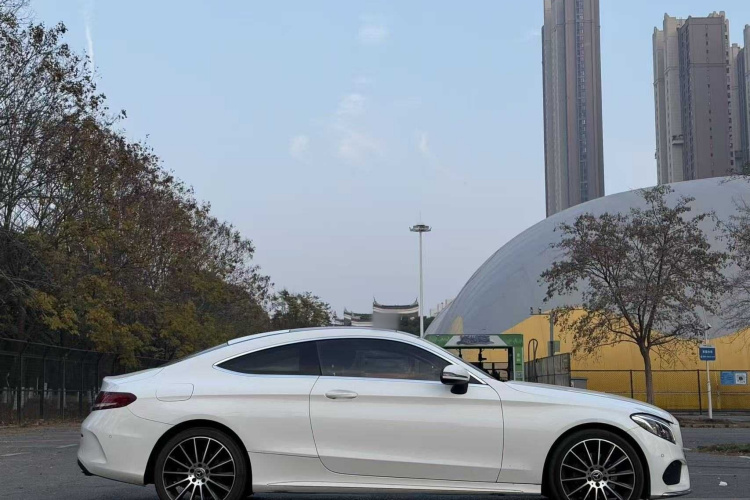 奔驰C级(进口) 2017款 C 200 4MATIC 轿跑版车身外观6007