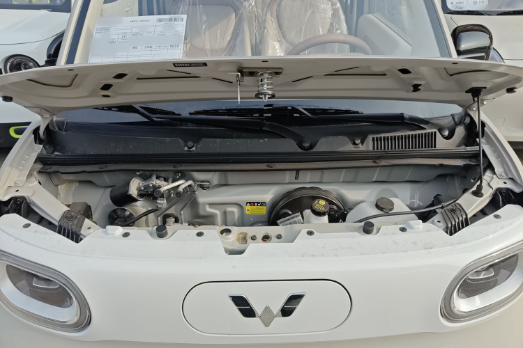 五菱汽车 宏光MINIEV 2024款 第三代 215km 青春版机舱底盘24