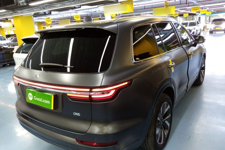 理想汽车 理想ONE 2021款 增程6座版车身外观7