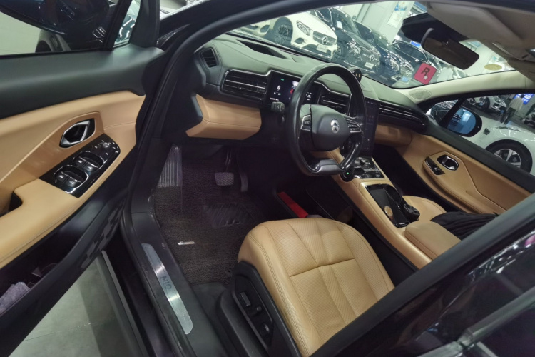 蔚来ES8 2018款 创始版中控内饰20