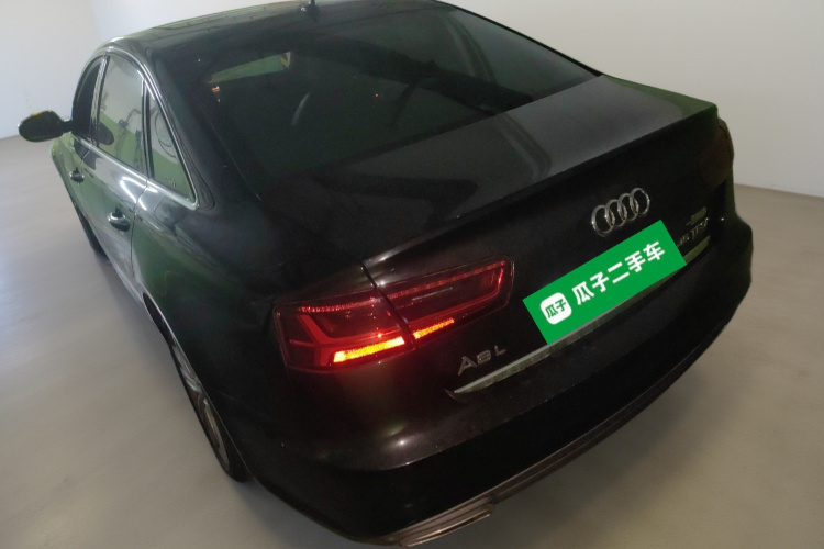 奥迪A6L 2018款 30周年年型 45 TFSI quattro 运动型车身外观5