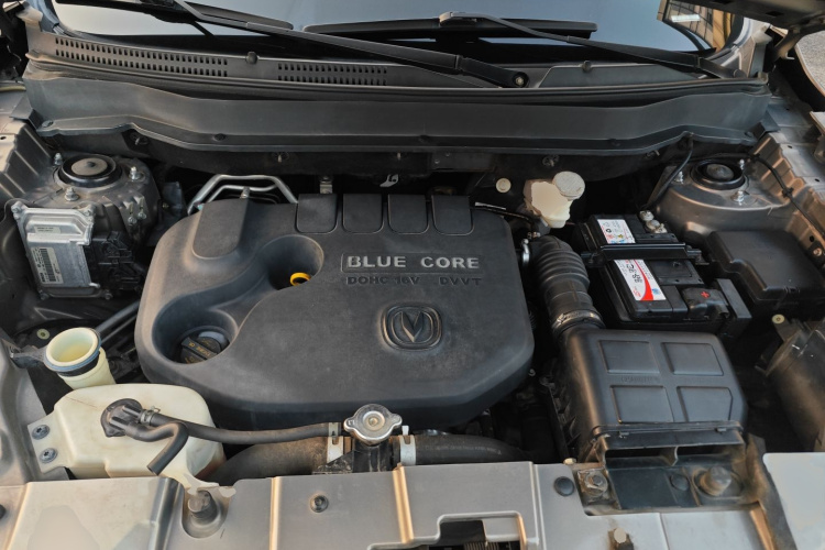 长安CS35 2016款 1.6L 自动豪华型 国IV机舱底盘24