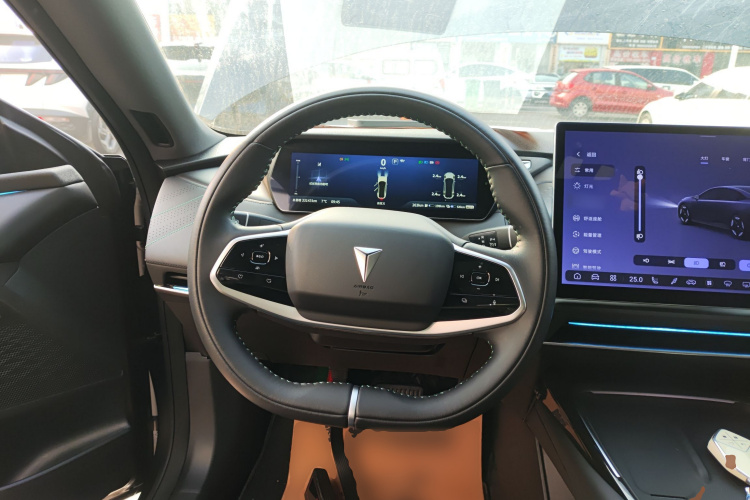 深蓝汽车 深蓝SL03 2023款 135Plus增程版中控内饰13