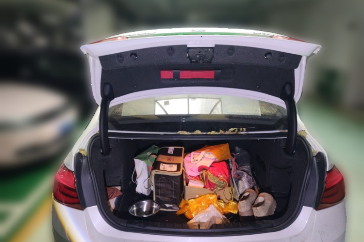 宝马3系 2016款 316i 时尚型局部细节23