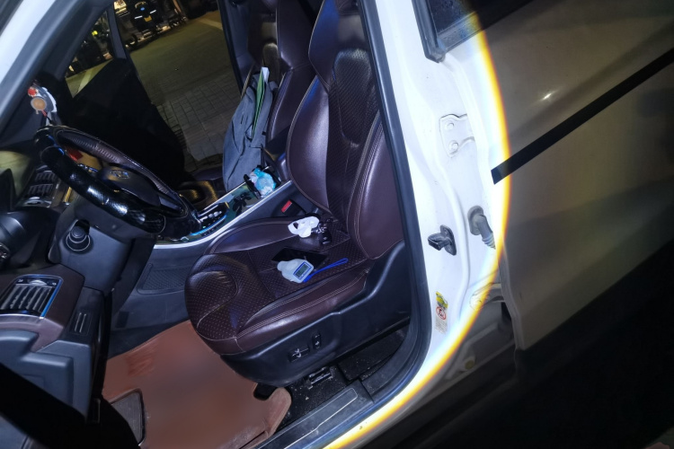 陆风X7 2015款 2.0T 全景尊贵版局部细节19