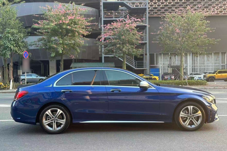 奔驰C级 2019款 C 260 L 运动版车身外观6007
