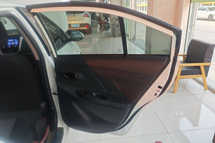 丰田 威驰 2019款 1.5L CVT创行版中控内饰7006