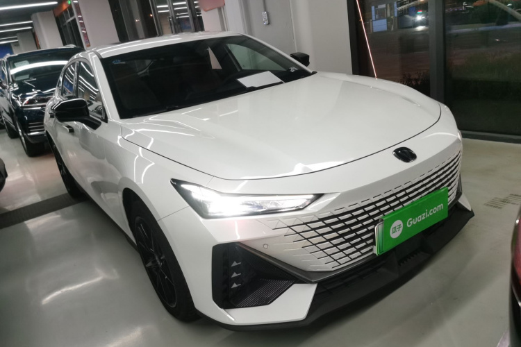 长安UNI-V 智电iDD 2023款  智电iDD 1.5T 113km智趣型（飞快版）车身外观3