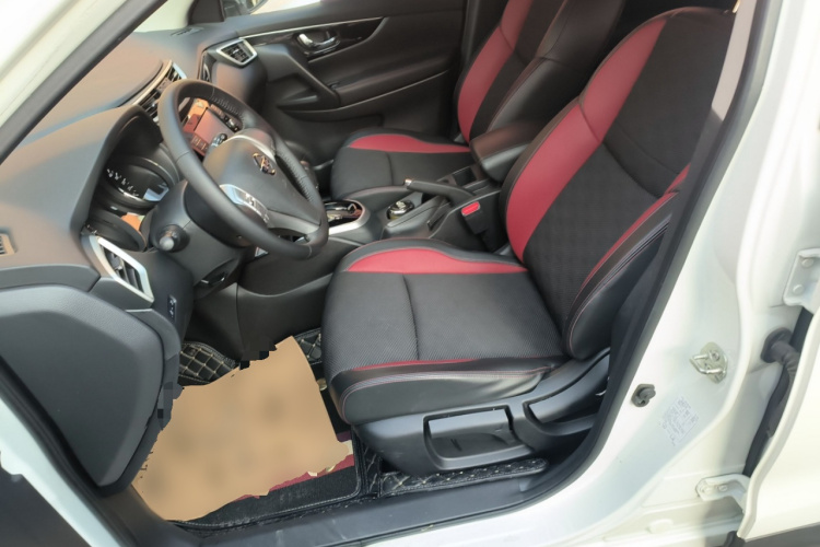 日产 逍客 2017款 2.0L CVT智享版 国VI中控内饰19