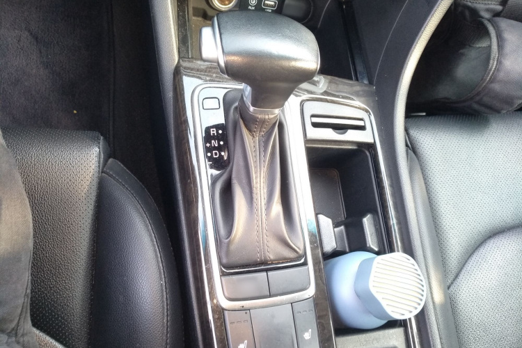 起亚K5 2016款 2.0L 自动LUX局部细节18