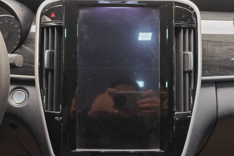 比亚迪 宋MAX 2017款 1.5T 自动智联精英型 7座中控内饰7010