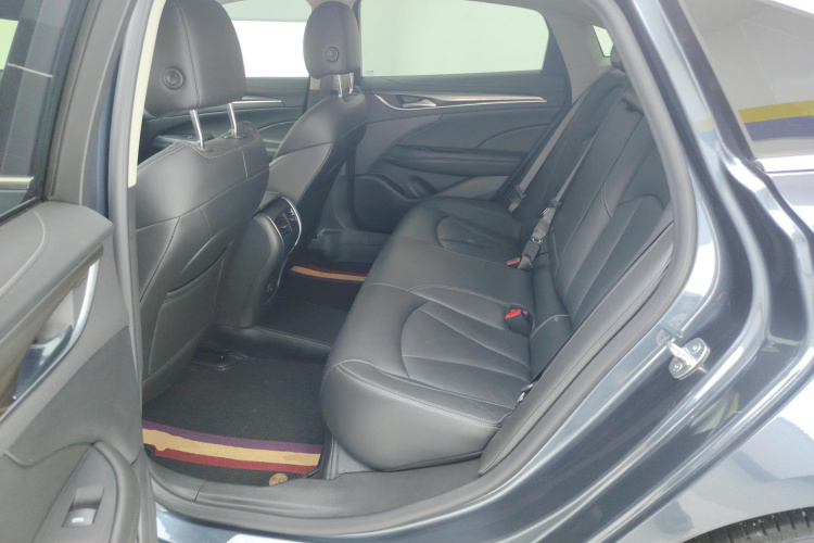 别克 君越 2021款 652T 豪华型中控内饰21