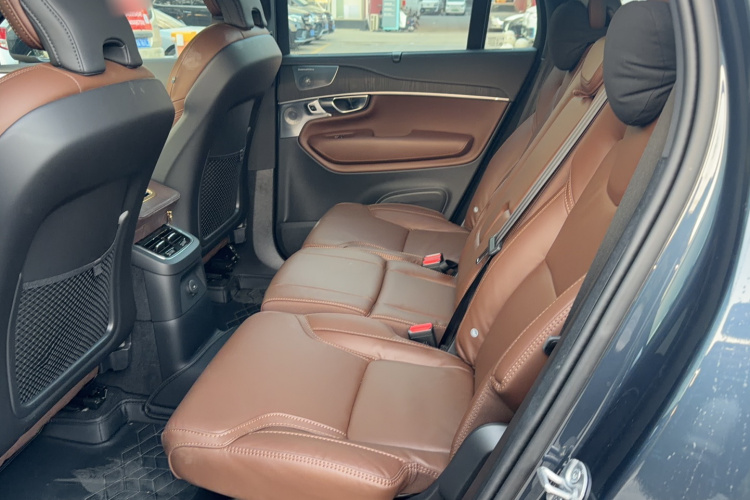 沃尔沃XC90新能源 2025款 T8 智尊豪华版 7座中控内饰7002