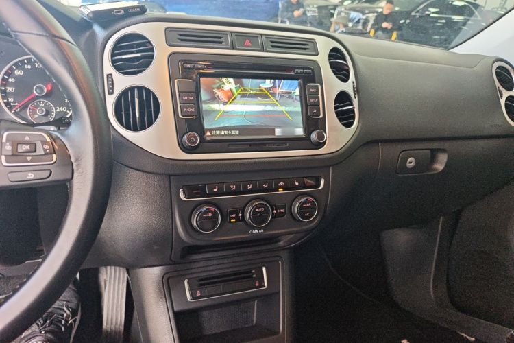 大众 途观 2016款 300TSI 自动两驱豪华版局部细节16