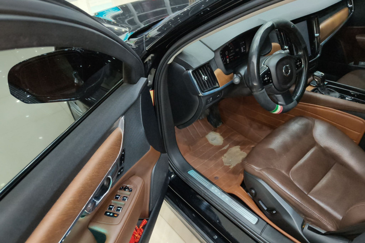 沃尔沃S90 2019款 T5 智逸版中控内饰7003