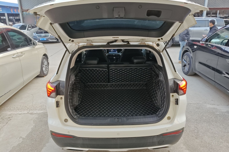 广汽传祺 传祺GS4 2021款 270T 手动舒适版机舱底盘23