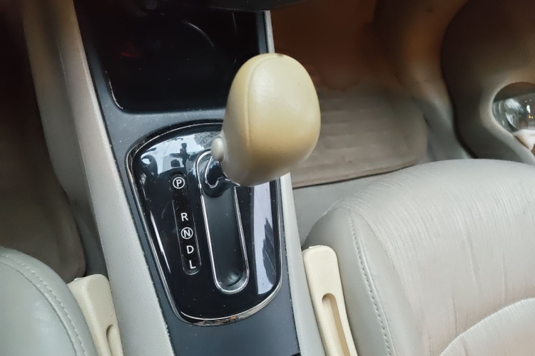 日产 骐达TIIDA 2011款 1.6L CVT智能型局部细节18