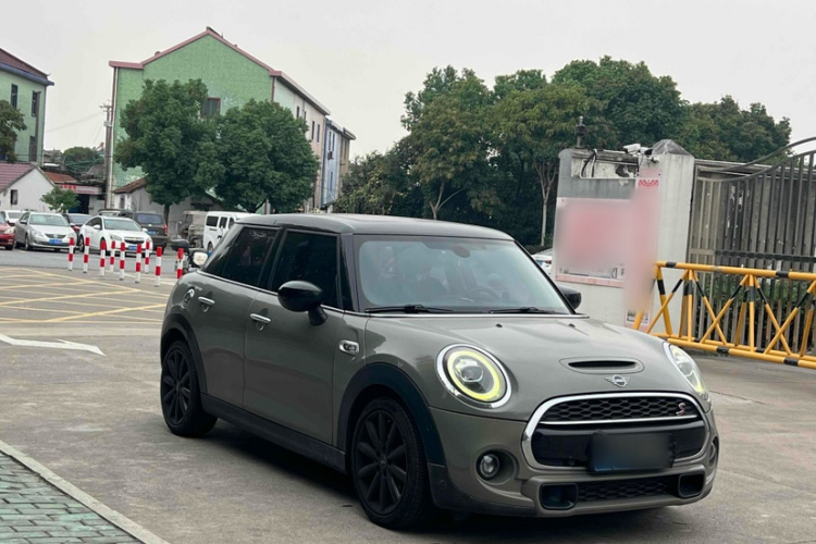 MINI 2019款 2.0T COOPER S 经典派 五门版车身外观6006