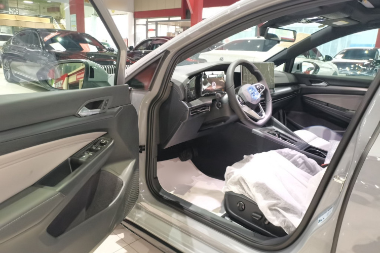 大众 高尔夫 2025款 改款二 300TSI R-Line中控内饰20