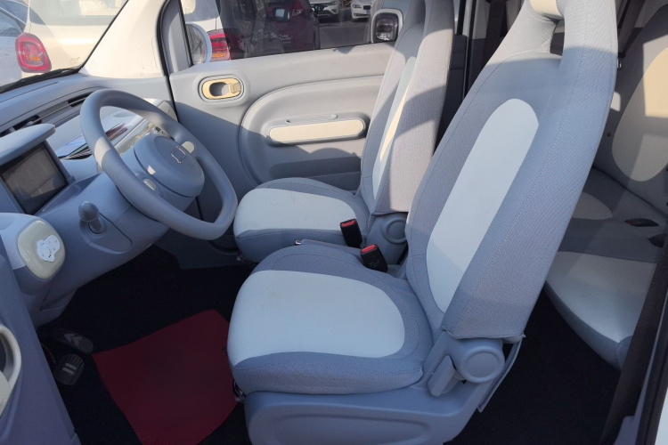 奔腾小马 2025款 222km 灵动马局部细节19