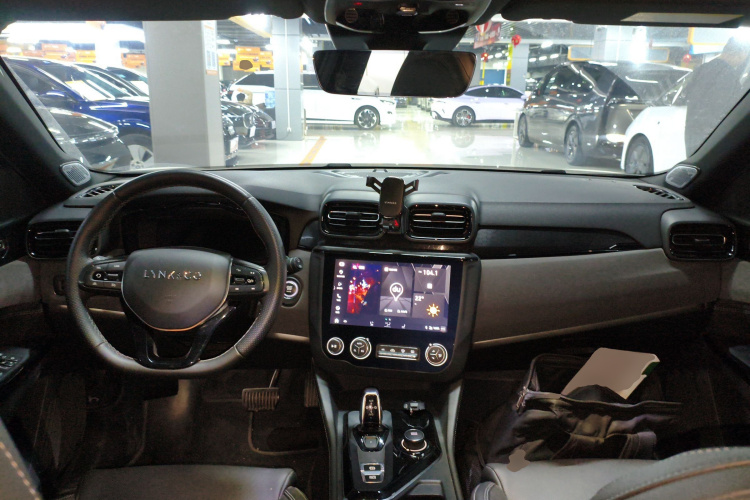 领克02 2021款 2.0TD 自动两驱劲 冠军版中控内饰12