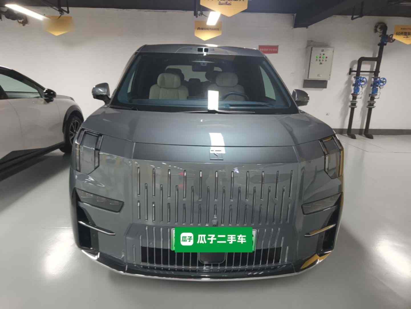 极氪009 2024款 七座过道版 108kWh(1)