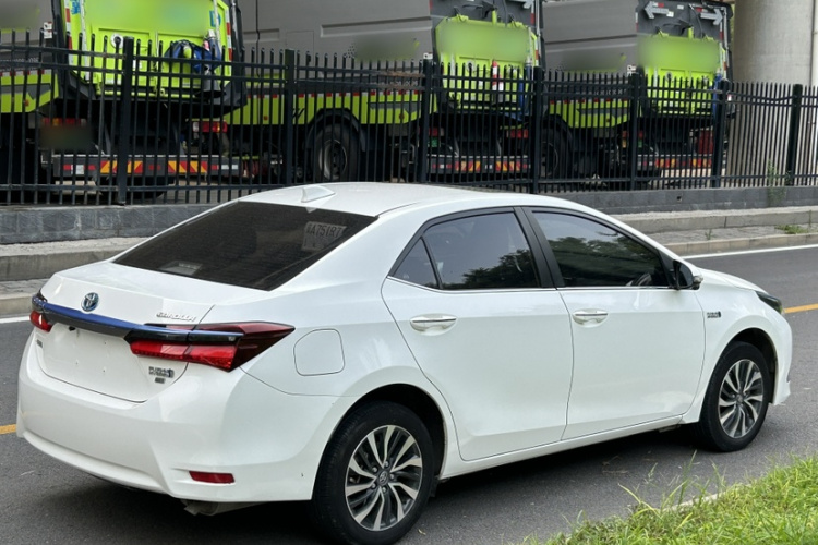 丰田 卡罗拉双擎E+ 2019款 1.8L E-CVT领先版车身外观6001