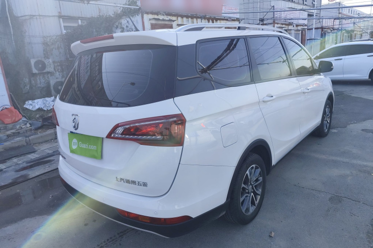 宝骏730 2021款 1.5T CVT时尚型 7座车身外观7