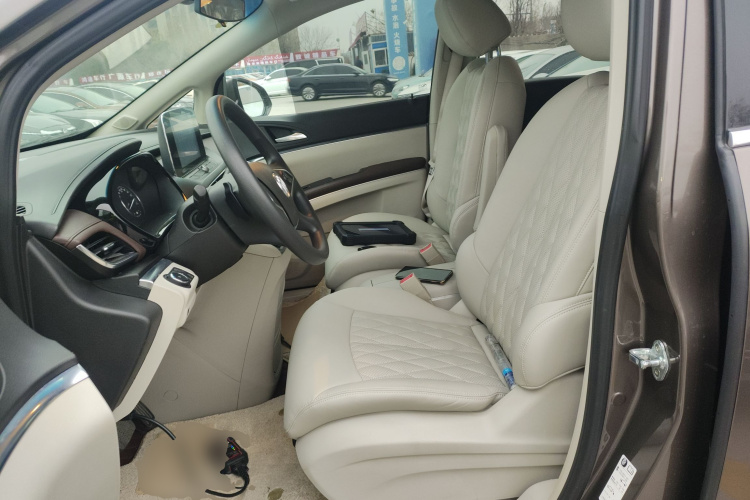 别克GL8 2022款 陆上公务舱 652T 舒适型局部细节19