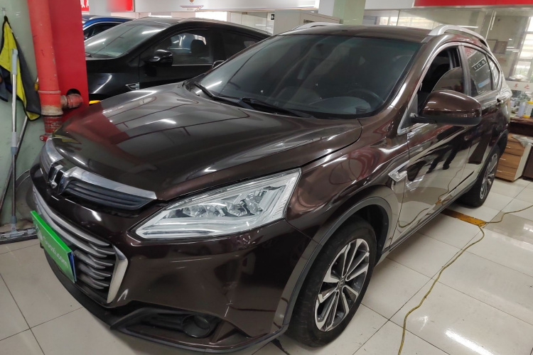 纳智捷 优6 SUV 2017款 改款 1.6T 新创型车身外观1