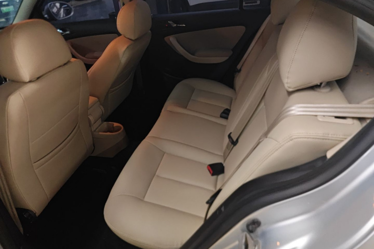 大众 朗逸 2013款 经典 1.6L 手动风尚版中控内饰7004