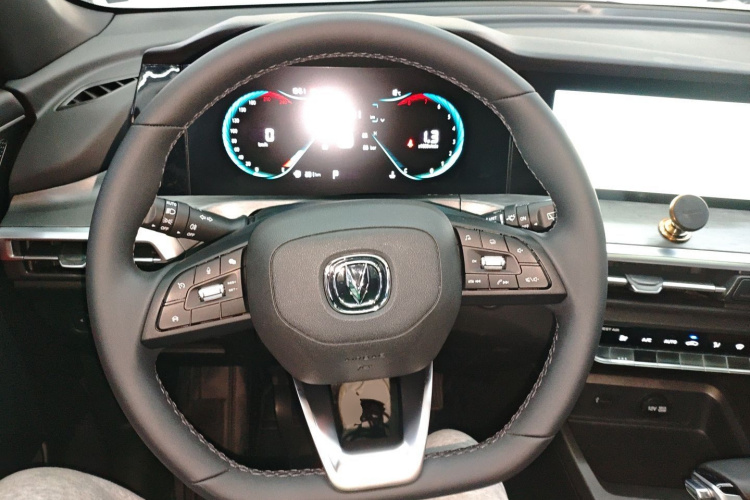 长安CS35PLUS 2021款 蓝鲸NE 1.4T DCT豪华型中控内饰13