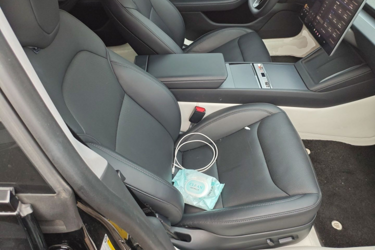 特斯拉 Model 3 2023款 后轮驱动版局部细节41