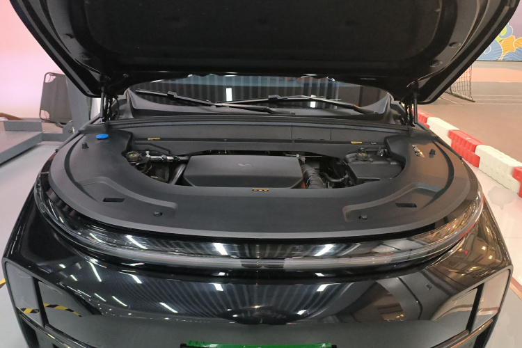 理想汽车 理想L7 2023款 Air机舱底盘24