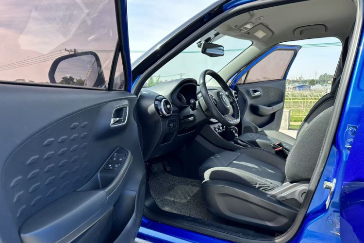 名爵3 2017款 1.5L 自动智联精英版中控内饰7006