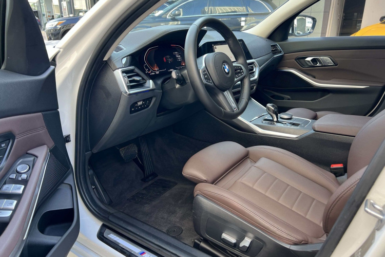 宝马3系 2020款 325i M运动套装中控内饰7002