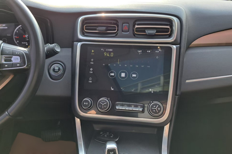 领克01 2017款 2.0T 两驱型Pro版中控内饰7007