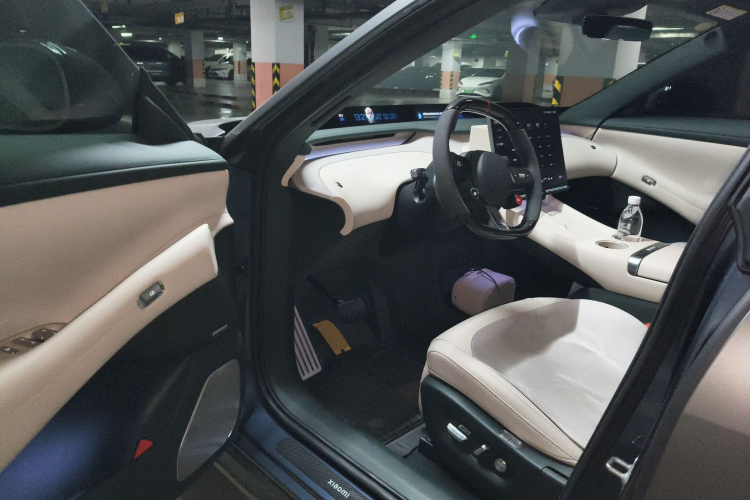 小米汽车 小米YU7 2025款 超长续航高性能四驱Max版中控内饰20