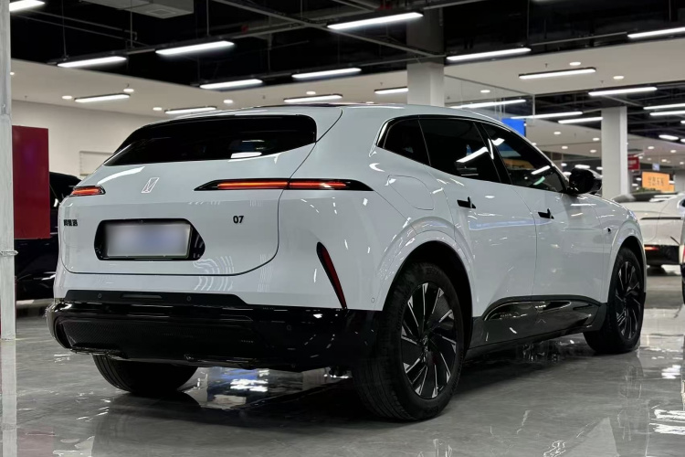 阿维塔07 2024款 Pro+增程版车身外观6007