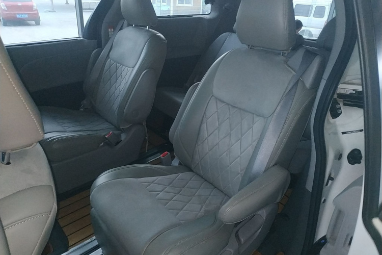 丰田Sienna（平行进口） 中控内饰21