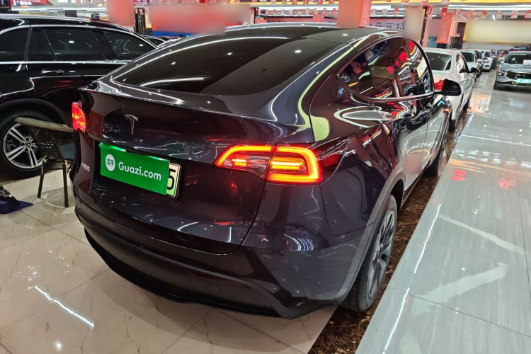 特斯拉 Model Y 2024款 长续航全轮驱动版车身外观7