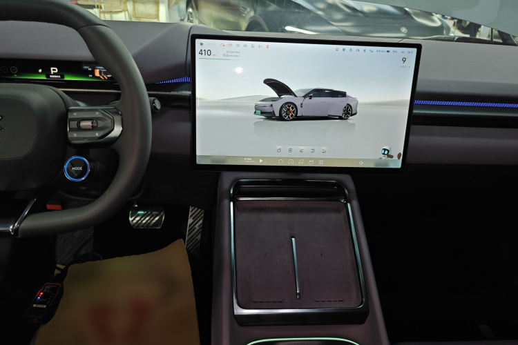 小鹏P7 2025款 750 四驱高性能 Ultra中控内饰7002