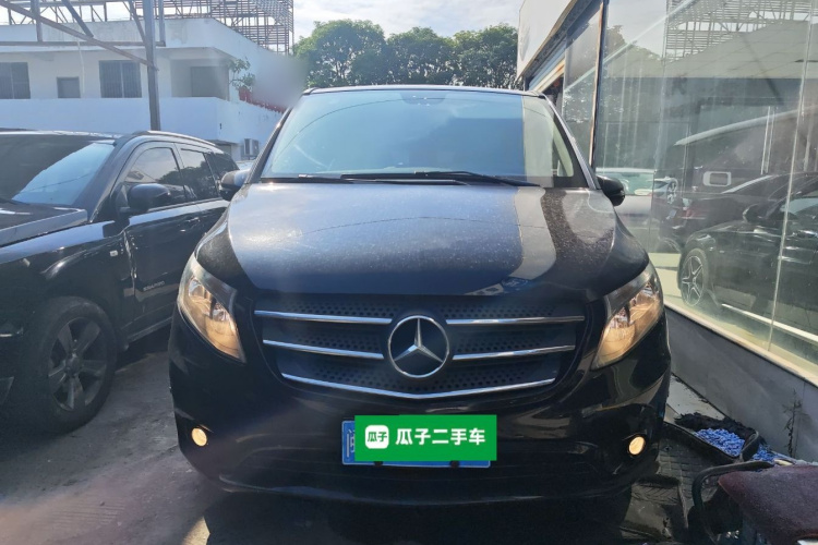 奔驰 威霆 2018款 2.0T 精英版 9座 国VI车身外观6001