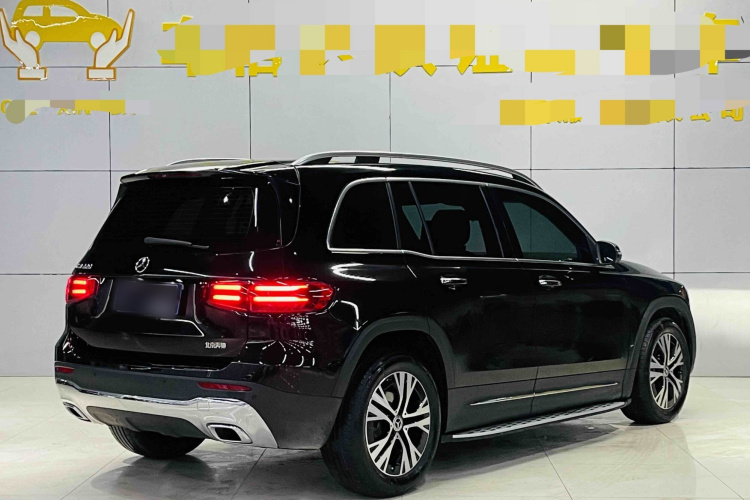 奔驰GLB 2025款 GLB 220 动感型车身外观6001