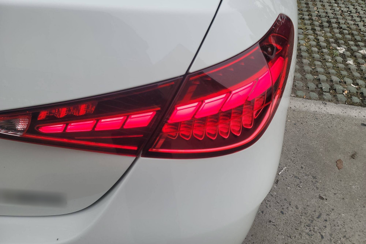 奔驰C级 2023款 C 200 L 运动版车身外观6006