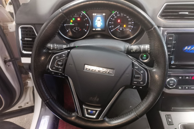 哈弗H6 Coupe 2015款 蓝标 2.0T 手动两驱精英型中控内饰13