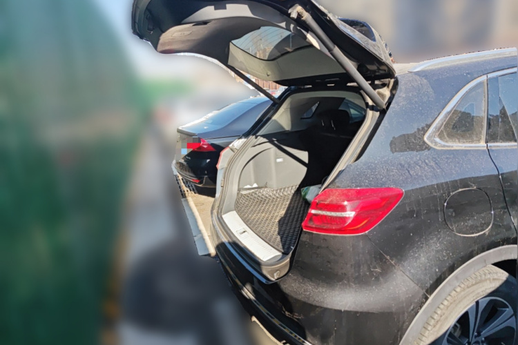 红旗HS5 2019款 2.0T 智联旗享版中控内饰23